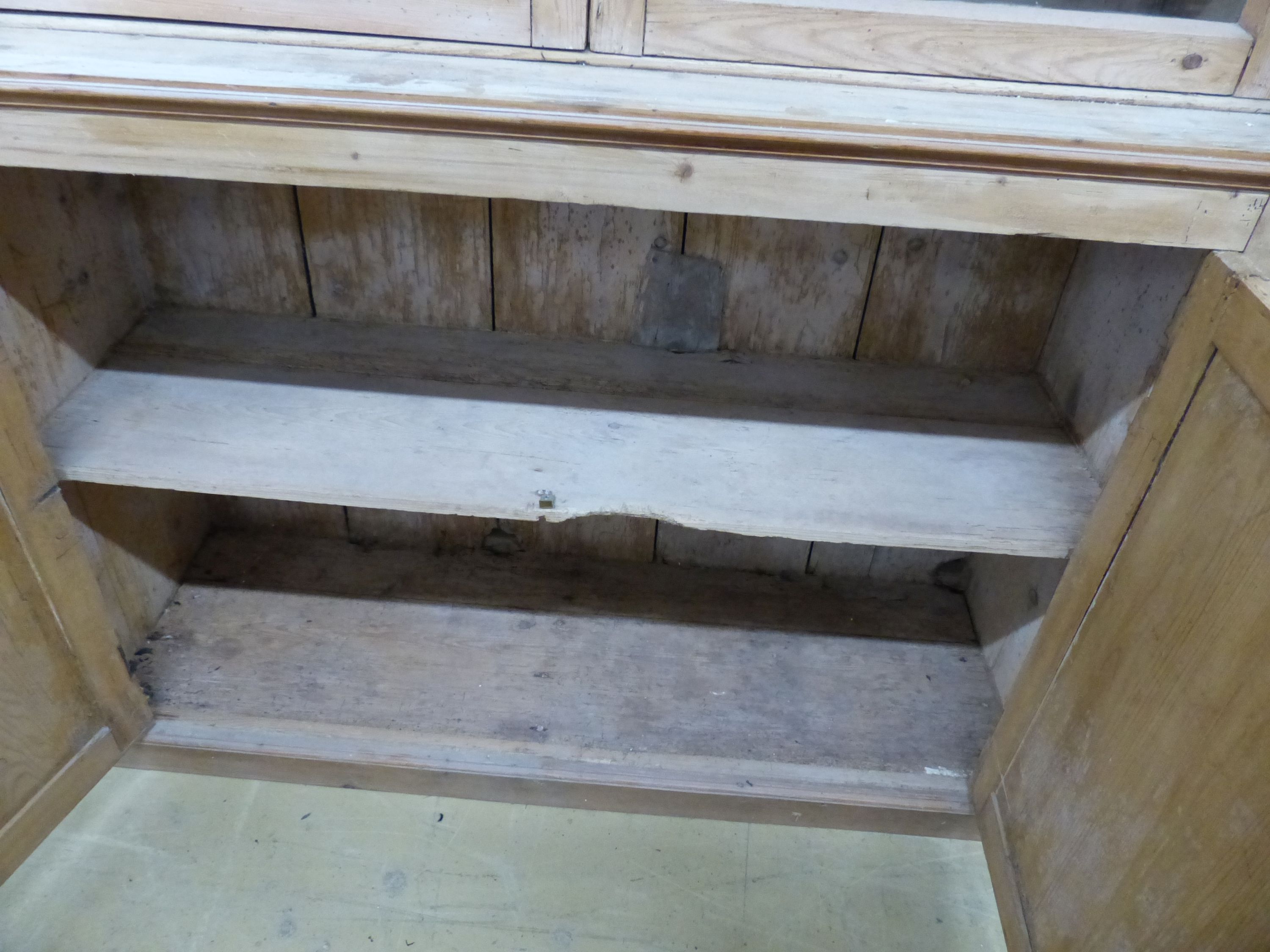 A Victorian pine kitchen cabinet, width 117cm, height 184cm